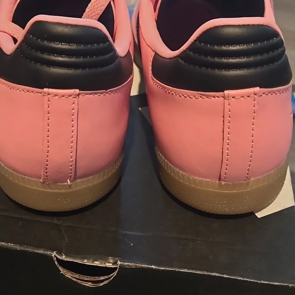 Adidas Messi Samba Pink and Navy Sneakers Size 9.5 JP7844 Brand New - Picture 5 of 6